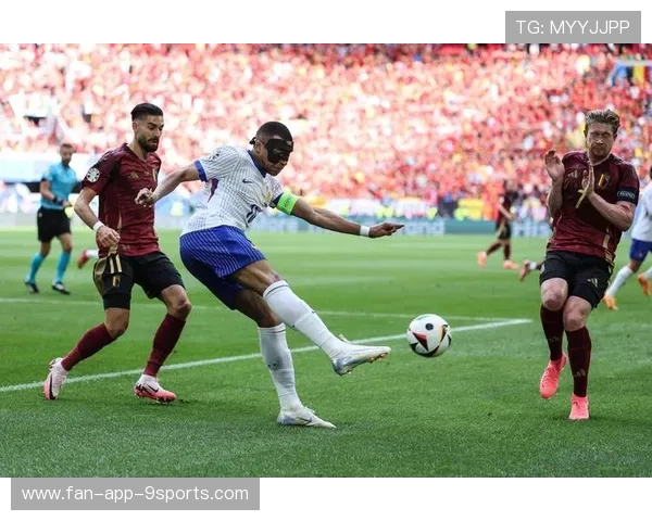 法国足球队遭淘汰，主帅承认战术失误，法国队 足球